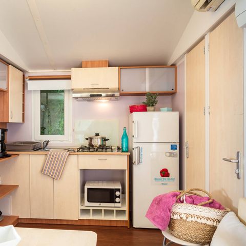Stacaravan 6 personen - Comfort | 2 slaapkamers | 4 tot 6 slaapplaatsen | Een terras | 1 badkamer | Airconditioning