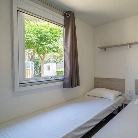 Stacaravan 4 personen - Stacaravan | Klassiek | 2 slaapkamers | 4 pers. | Eenpersoons terras | TV