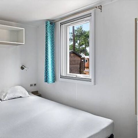 Stacaravan 4 personen - Stacaravan | Klassiek | 2 Slaapkamers | 4 Pers | Eenpersoons terras | Airconditioning | TV