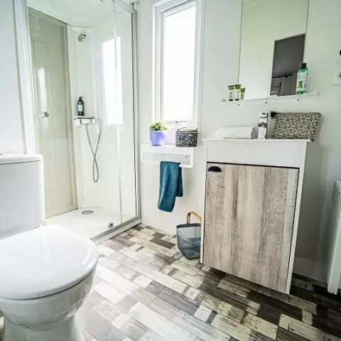 Stacaravan 6 personen - Trio Premium 4 Kamers 6 Personen Jacuzzi + Airconditioning + TV
