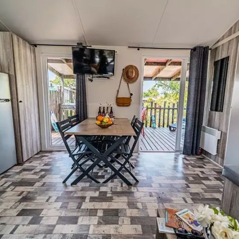 Stacaravan 6 personen - Trio Premium 4 Kamers 6 Personen Jacuzzi + Airconditioning + TV