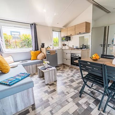 Stacaravan 6 personen - Trio Premium 4 Kamers 6 Personen Jacuzzi + Airconditioning + TV