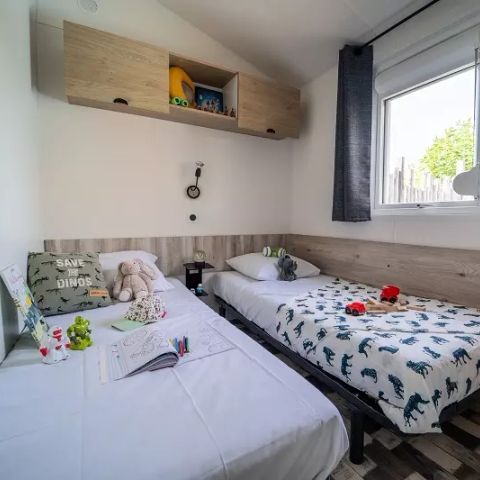 Stacaravan 6 personen - Trio Premium 4 Kamers 6 Personen Jacuzzi + Airconditioning + TV