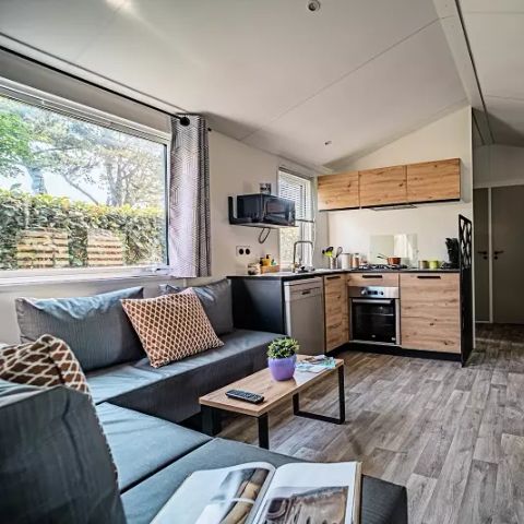 Stacaravan 8 personen - Quattro Premium 5 kamers 8 personen Jacuzzi + airconditioning + TV