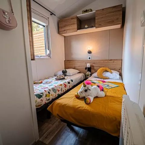 Stacaravan 8 personen - Quattro Premium 5 kamers 8 personen Jacuzzi + airconditioning + TV