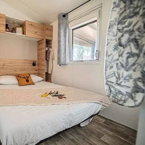 Stacaravan 8 personen - Quattro Premium 5 kamers 8 personen Jacuzzi + airconditioning + TV