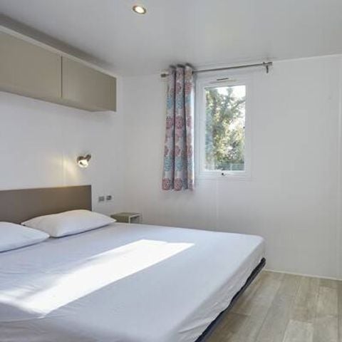 Stacaravan 6 personen - Mobile-home | Comfort | 2 Slaapkamers | 4/6 Pers. | Verhoogd terras | Airconditioning.
