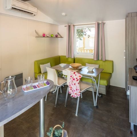 Stacaravan 6 personen - Mobile-home | Comfort | 2 Slaapkamers | 4/6 Pers. | Verhoogd terras | Airconditioning.