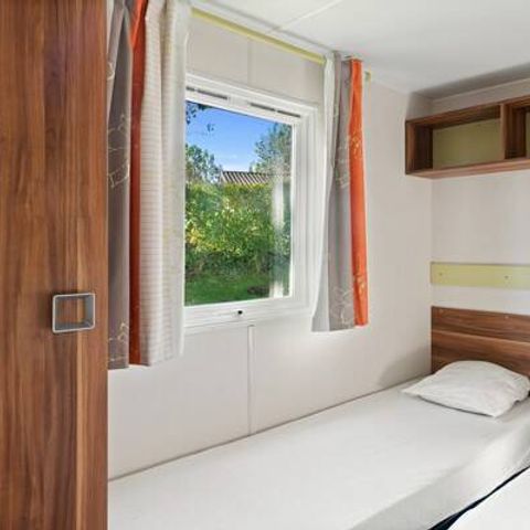 Stacaravan 4 personen - Stacaravan | Klassiek | 2 Slaapkamers | 4 Pers. | Single terras