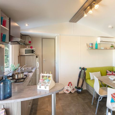 Stacaravan 6 personen - Classic | 2 slaapkamers | 4/6 pers. | Overdekt verhoogd terras | Airconditioning.