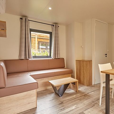Stacaravan 6 personen - Premium Exclusief | 3 slaapkamers | 6 pers. | Verhoogd terras | Airconditioning | TV