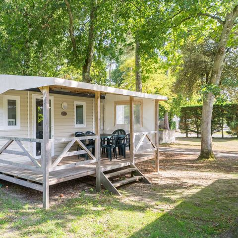 Stacaravan 6 personen - Comfort | 3 slaapkamers | 6 pers | Verhoogd terras | 1 badkamer | TV