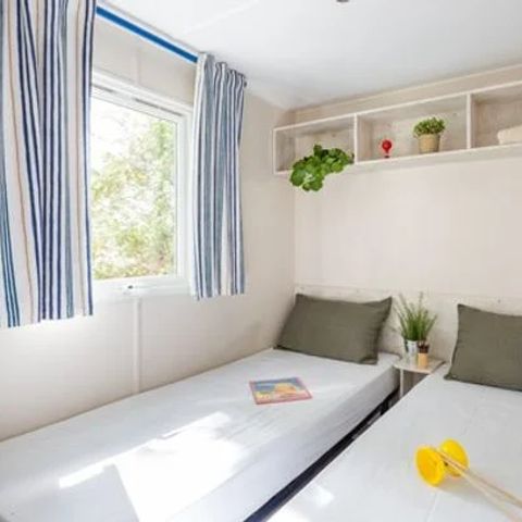 Stacaravan 6 personen - Comfort XL | 3 slaapkamers | 6 pers. | Verhoogd terras