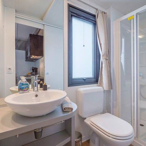 Stacaravan 6 personen - Stacaravan | Premium | 3 Slaapkamers | 6 Pers | Verhoogd terras | Airconditioning | TV