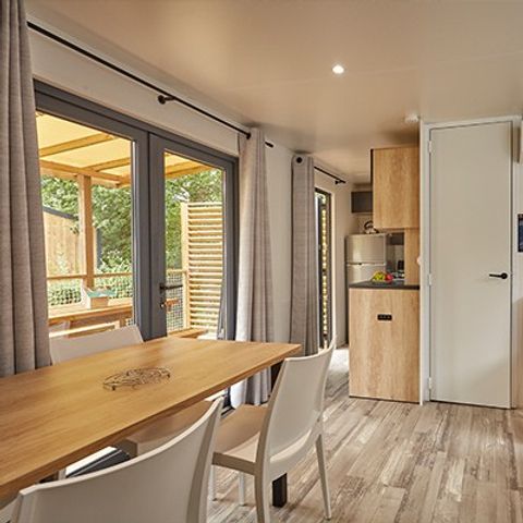Stacaravan 6 personen - Premium Exclusief | 3 slaapkamers | 6 pers. | Verhoogd terras | Airconditioning | TV