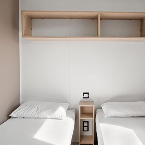 Stacaravan 6 personen - Mobile-home | Comfort XL | 3 slaapkamers | 6 pers. | Verhoogd terras | Airconditioning | TV