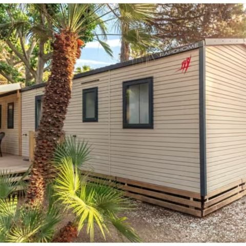 Stacaravan 8 personen - Comfort | 4 slaapkamers | 8 pers | Verhoogd terras | 2 badkamers | Airconditioning | TV