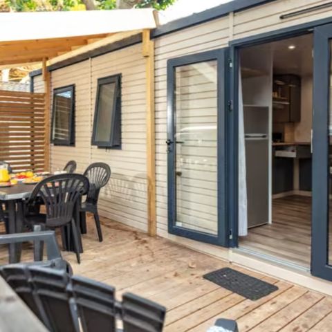 Stacaravan 8 personen - Comfort | 4 slaapkamers | 8 pers | Verhoogd terras | 2 badkamers | Airconditioning | TV