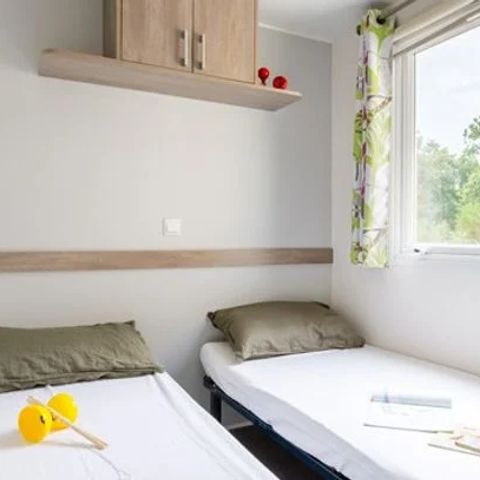 Stacaravan 6 personen - Mobile-home | Comfort | 3 Slaapkamers | 6 Pers. | Verhoogd terras | Airconditioning