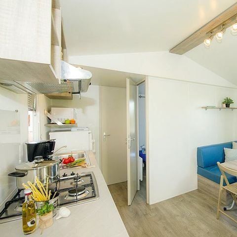 Stacaravan 6 personen - Comfort | 2 Slaapkamers | 4/6 Pers. | Verhoogd terras