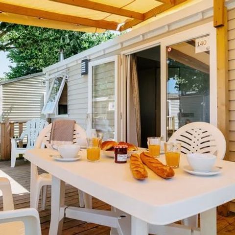 Stacaravan 4 personen - Mobile-home | Comfort | 2 Slaapkamers | 4 Pers. | Verhoogd terras | Airconditioning.