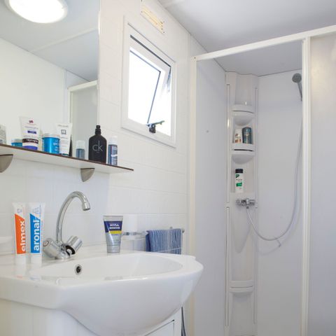 Stacaravan 6 personen - Mobile-home | Comfort | 2 Slaapkamers | 4/6 Pers. | Verhoogd terras | Airconditioning.