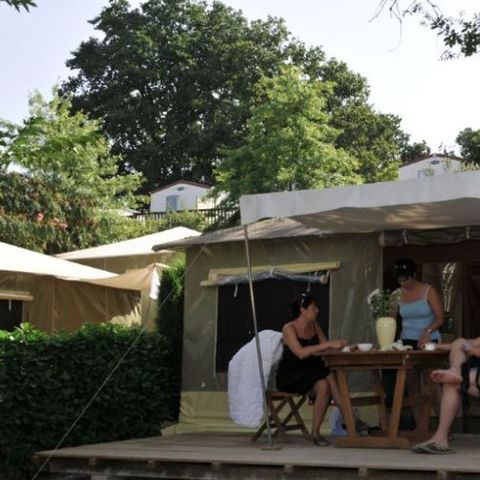 Bungalowtent 4 personen - (zonder sanitair)
