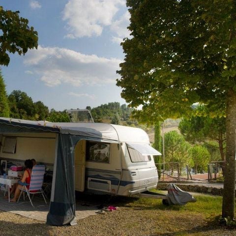 STAANPLAATS - Grote Standplaats - 60m² - Auto