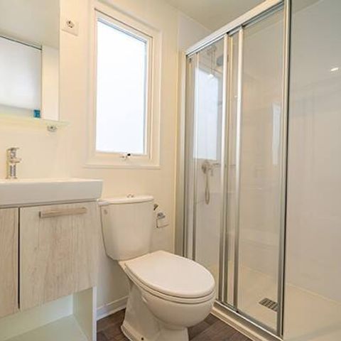 Stacaravan 2 personen - Mobile-home | Premium | 1 Slaapkamers | 2 Pers. | Verhoogd terras | Airconditioning | TV
