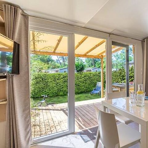 Stacaravan 6 personen - Stacaravan | Premium Exclusive | 3 slaapkamers | 6 pers | Verhoogd terras | Tropische douche | Airconditioning | TV