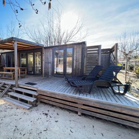 Stacaravan 4 personen - Ultimate | 2 slaapkamers | 4 pers | Verhoogd terras | Tropische douche | 1 badkamer | Airconditioning | TV