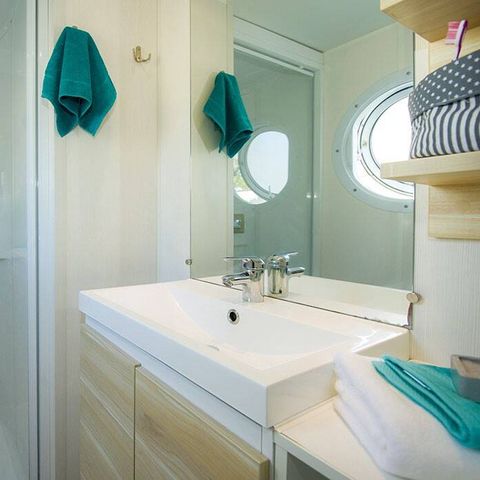Stacaravan 6 personen - Ultiem | 3 slaapkamers | 6 pers | Verhoogd terras | Jacuzzi | 2 badkamers | Airconditioning | TV