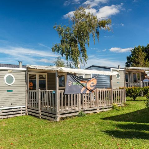 Stacaravan 6 personen - Comfort | 3 slaapkamers | 6 pers | Verhoogd terras | TV