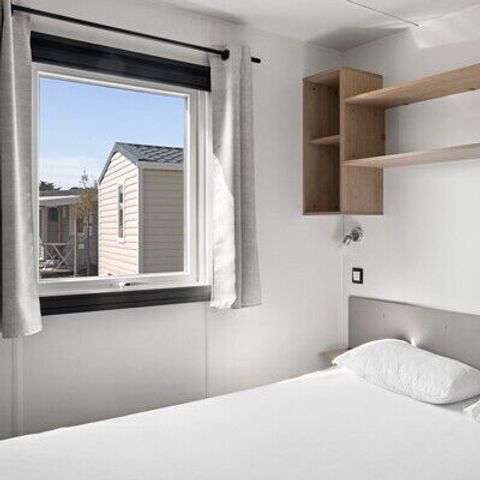 Stacaravan 4 personen - Stacaravan | Comfort XL | 2 slaapkamers | 4 pers | Verhoogd terras | 2 badkamers | Airconditioning | TV