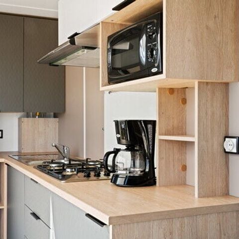 Stacaravan 4 personen - Stacaravan | Comfort XL | 2 slaapkamers | 4 pers | Verhoogd terras | 2 badkamers | Airconditioning | TV