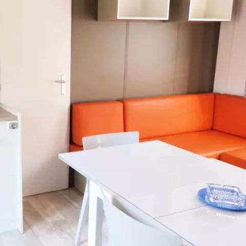 Stacaravan 8 personen - Texas Standaard 4 Kamers 6/8 Personen Airconditioning + TV