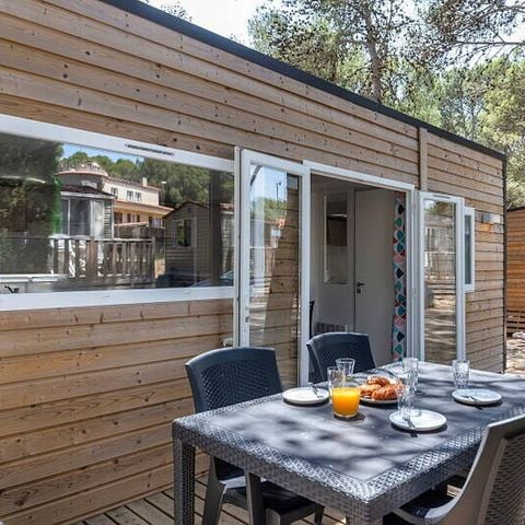 Stacaravan 6 personen - Comfort | 3 slaapkamers | 6 pers | Overdekt verhoogd terras | Airconditioning