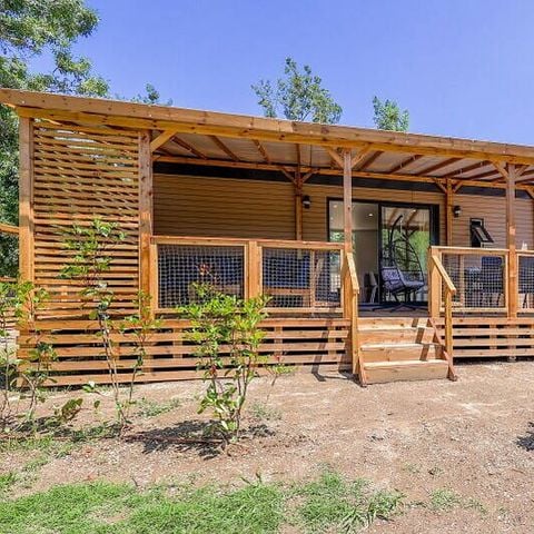Stacaravan 6 personen - Ultiem | 3 slaapkamers | 6 pers | Verhoogd terras | 1 badkamer | Airconditioning