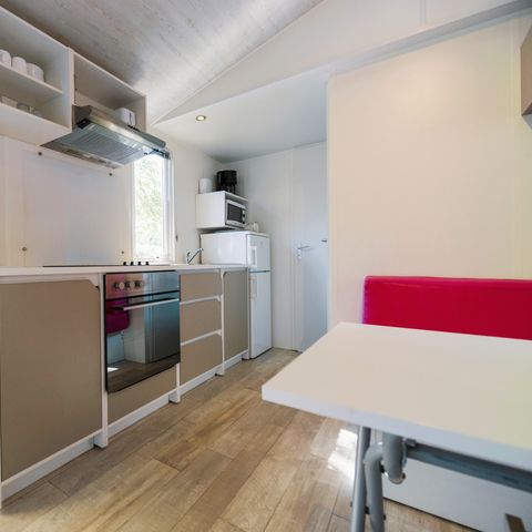 Stacaravan 4 personen - STANDAARD - TV