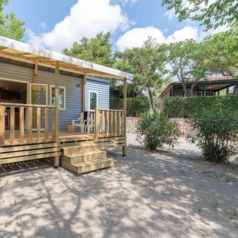 Stacaravan 6 personen - Premium | 3 slaapkamers | 6 pers | Verhoogd terras | 1 badkamer | Airconditioning