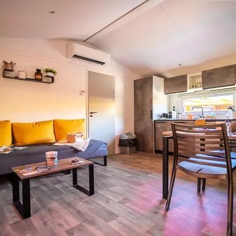 Stacaravan 4 personen - Duo Premium 3 Kamers 4 Personen Jacuzzi + Airconditioning + TV
