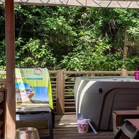 Stacaravan 4 personen - Duo Premium 3 Kamers 4 Personen Jacuzzi + Airconditioning + TV