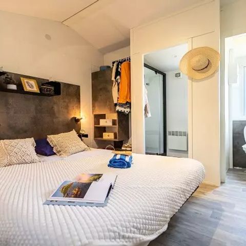 Stacaravan 4 personen - Duo Premium 3 Kamers 4 Personen Jacuzzi + Airconditioning + TV