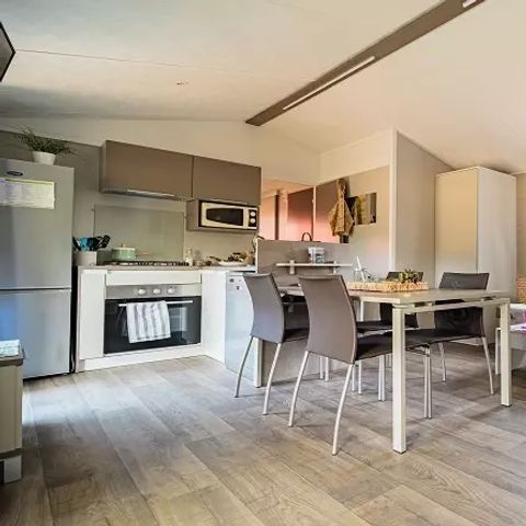 Stacaravan 6 personen - Trio Premium 4 Kamers 6 Personen Jacuzzi + Airconditioning + TV