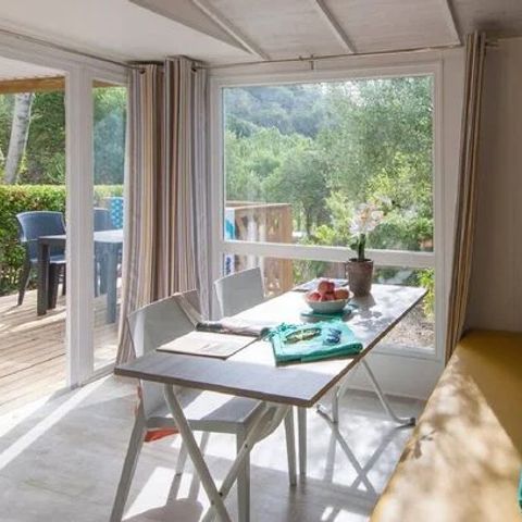 Stacaravan 6 personen - Comfort | 2 Slaapkamers | 4/6 Personen | Enkel terras | Airconditioning | TV