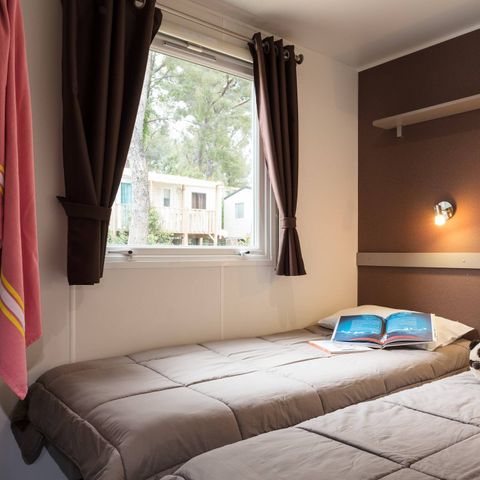 Stacaravan 6 personen - Comfort | 3 slaapkamers | 6 pers | Verhoogd terras | Airconditioning
