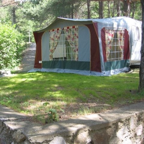 STAANPLAATS - Tent of caravan + auto