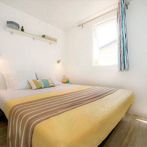 Stacaravan 4 personen - Klassiek | 2 Slaapkamers | 4 Pers | Verhoogd terras | Airconditioning
