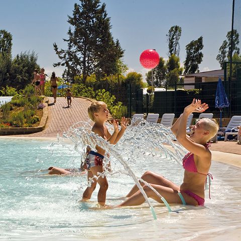 hu Fabulous Village - Camping Rome - Afbeelding N°4