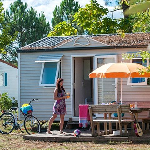Stacaravan 4 personen - Classic XL | 2 slaapkamers | 4 pers. | Eenpersoons terras | Airconditioning | TV